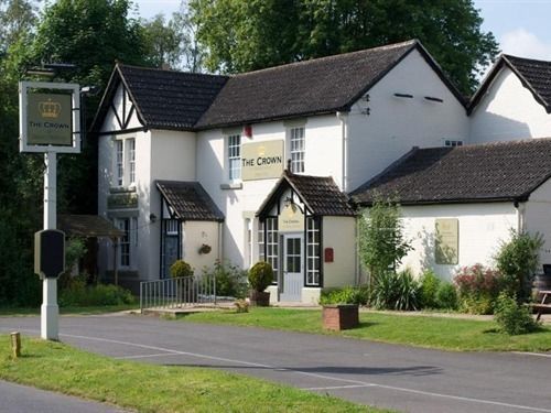 The Crown At Broad Hinton Hotel Екстериор снимка